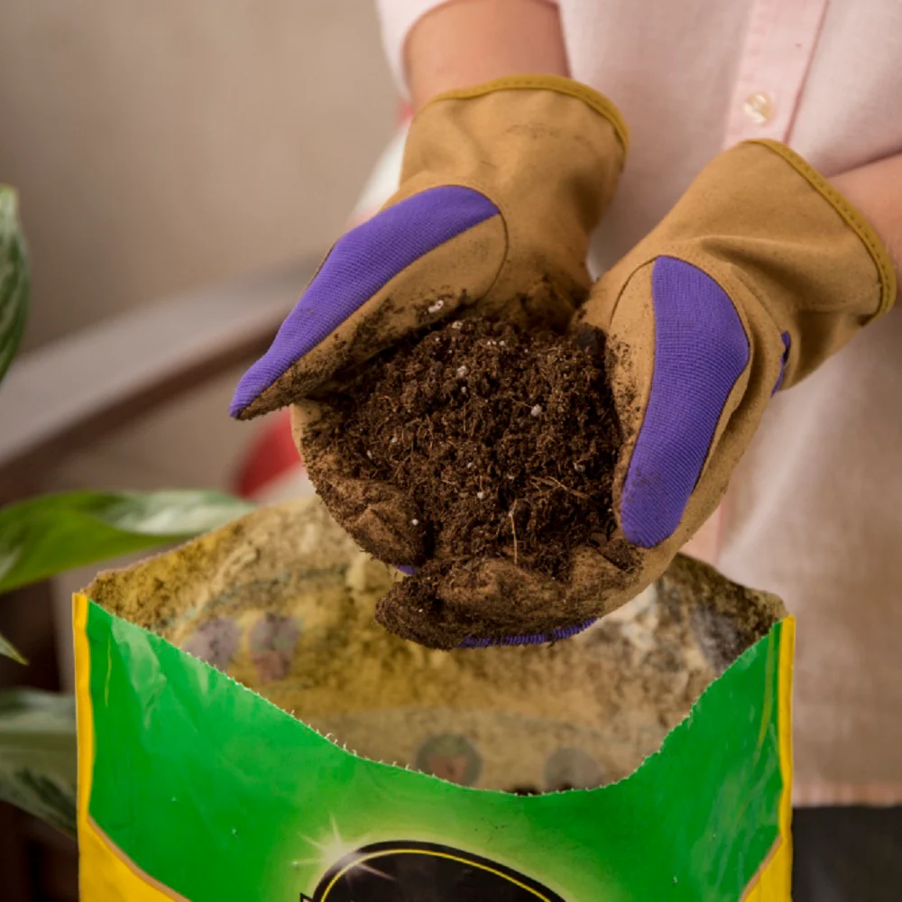 Miracle-Gro Potting Mix, 8 Qt. - Image 4