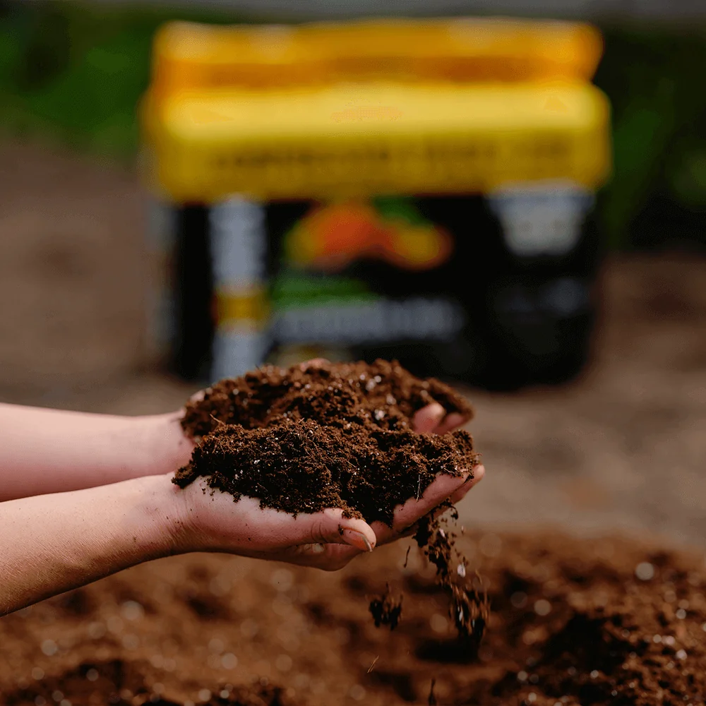 PRO-MIX Organic Garden Mix 2 CF in a 1 CF Compressed Pack - Image 4